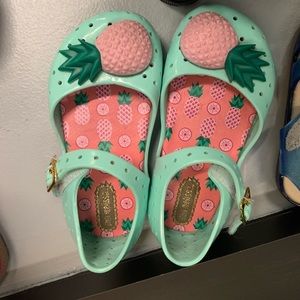 🍍Mini Melissa pineapple size 7